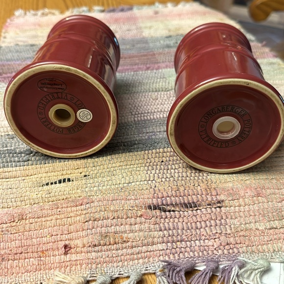 Longaberger Pottery Woven Traditions Stovetop Salt & Pepper Shakers in Paprika - Picture 3 of 5